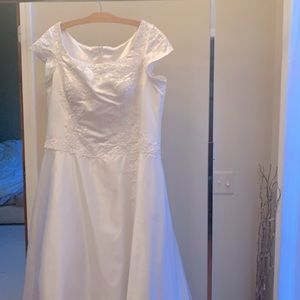 ❤️Satin wedding gown, size 2xl